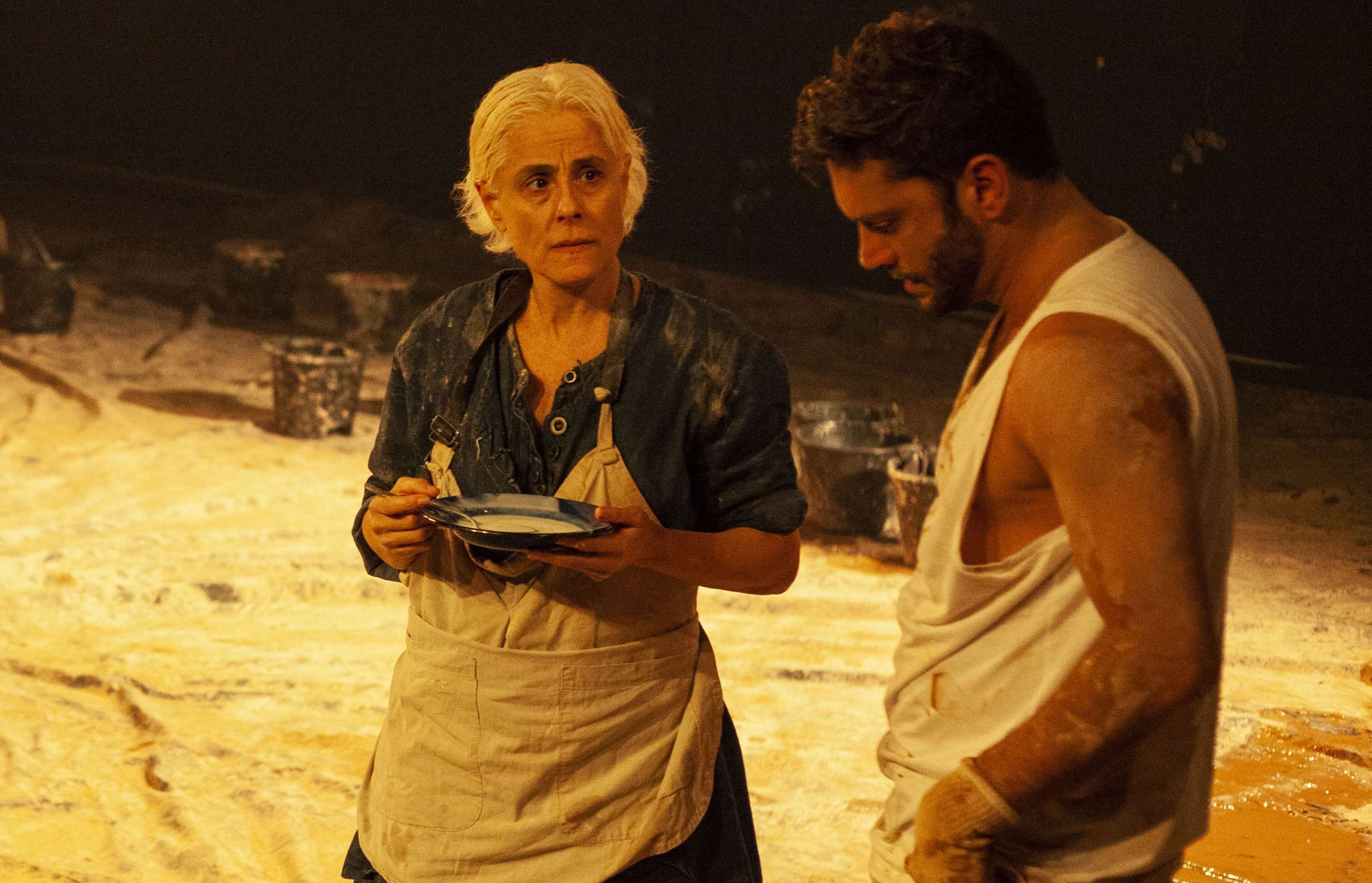 Cineteatro São Luiz recebe o espetáculo “Tom na Fazenda” com o ator Armando Babaioff, em exibição inédita em Fortaleza