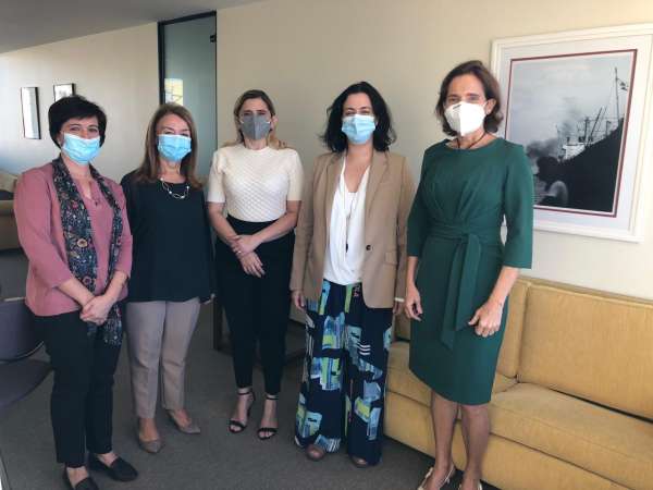 Em Portugal, Izolda Cela troca experiências sobre avanços educacionais com autoridades locais