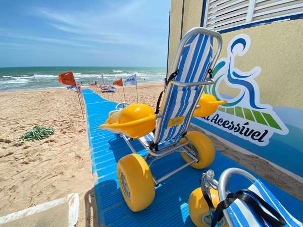 Terceira estação do projeto Praia Acessível é inaugurada na praia de Majorlândia, em Aracati