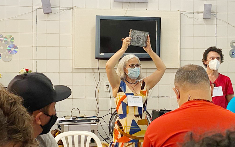 Artistas plásticos ensinam desenho e pintura para pacientes e profissionais do HSM