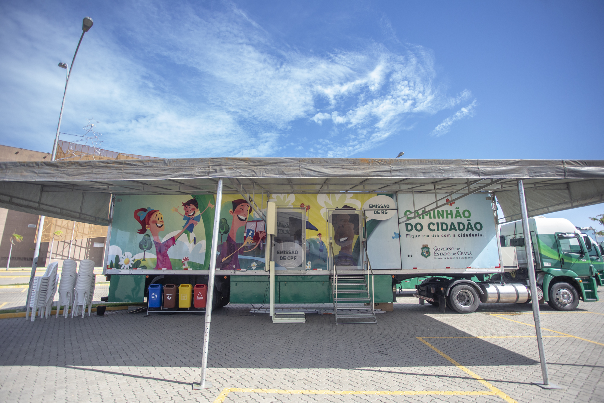 Caminhão do Cidadão inicia novembro com atendimentos em oito comunidades de Fortaleza e do interior