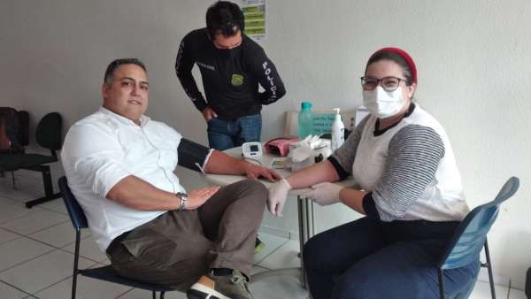 Alunos da UFC realizam atividades voltadas a saúde para os profissionais da Polícia Civil