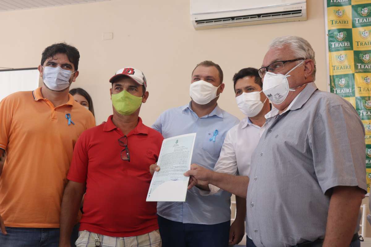 Agricultores familiares de Trairi recebem 1.040 títulos de terra