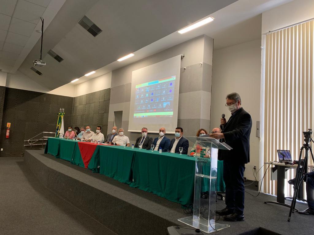 Governo do Ceará participa de reunião técnica sobre Hidrogênio Verde com IFCE, Uece e instituição de pesquisa alemã