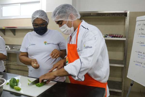 Escola de Gastronomia Social oferta 235 vagas em novembro