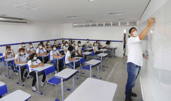 Governo do Ceará garantirá suporte para que estudantes participem do Enem em janeiro
