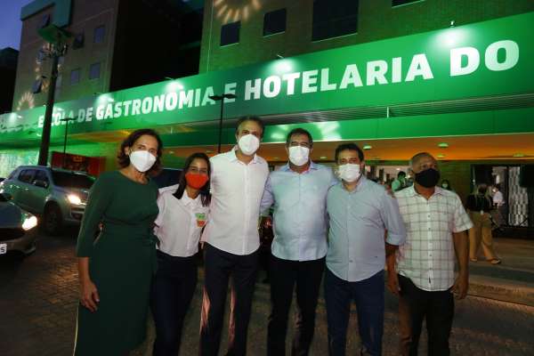 Governo do Ceará entrega Escola de Gastronomia e Hotelaria, um investimento de R$ 30 milhões