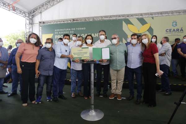Governo do Ceará destina recursos para cerca de 200 mil agricultores familiares com o Garantia Safra e garante convocação do concurso da Ematerce para janeiro de 2022