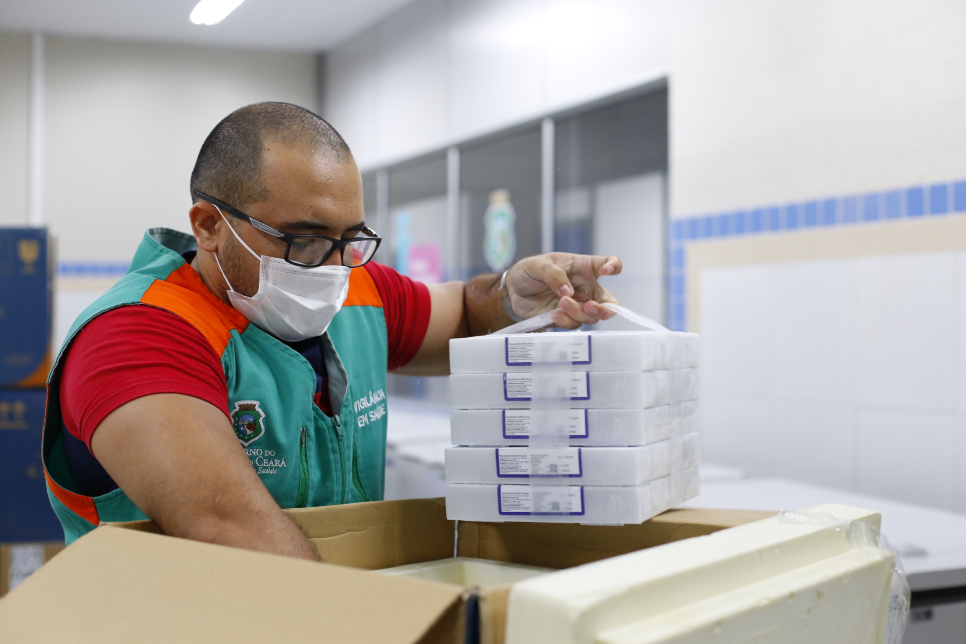 Mais de 200 mil doses da Pfizer chegam ao Ceará para reforçar a imunização da população