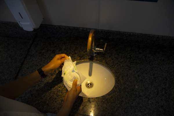 Governo do Ceará inicia distribuição de kits de absorventes às escolas estaduais