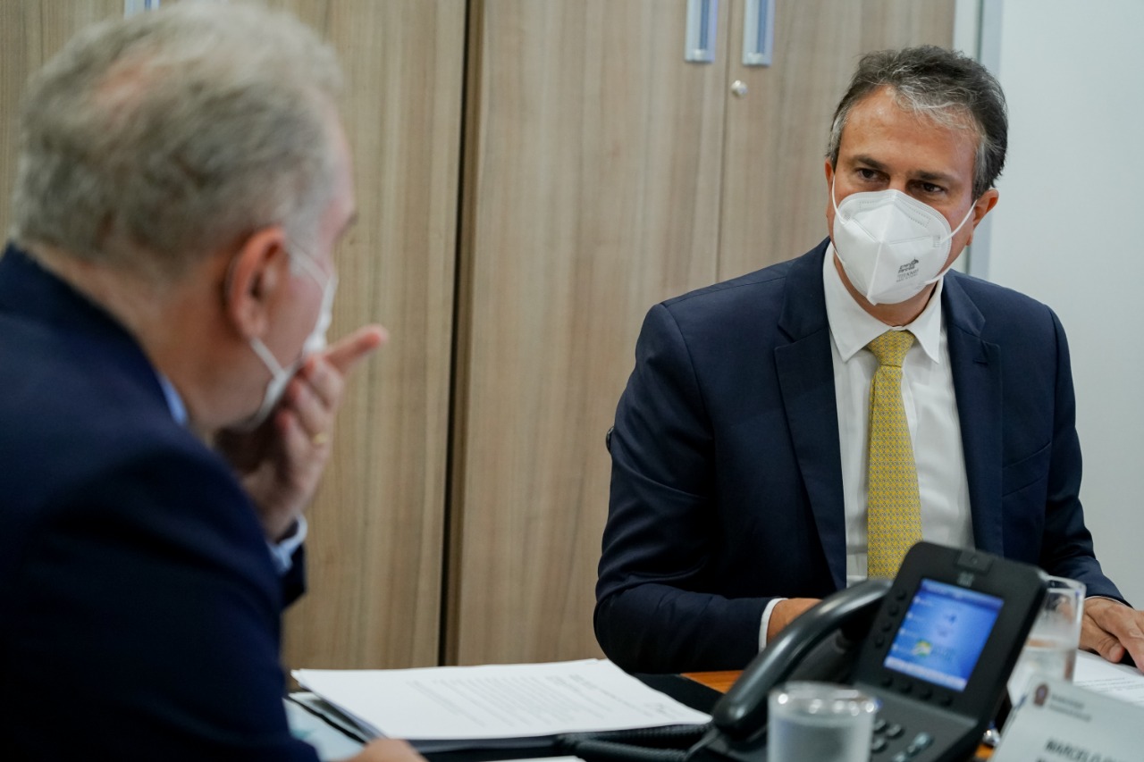 Governador se reúne com ministro e reforça pedido para habilitação de Hospital Regional do Vale do Jaguaribe