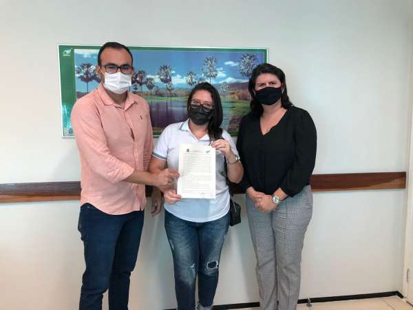 Semace doa paredões apreendidos para projeto de rádio escola em Aquiraz