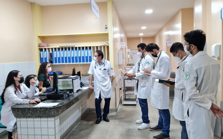 Segunda edição da Revista Viver São José destaca o ensino e a pesquisa na instituição