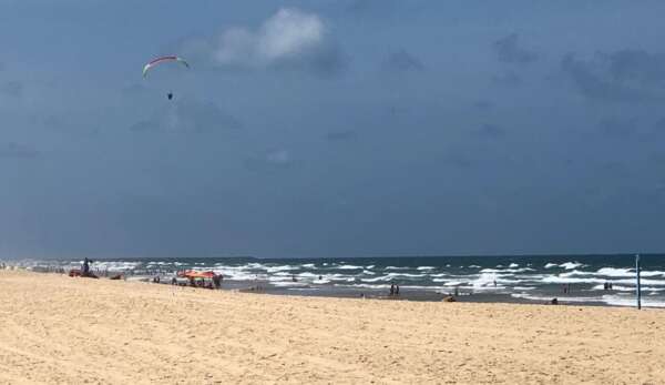 Fortaleza tem 17 trechos de praia próprios para banho