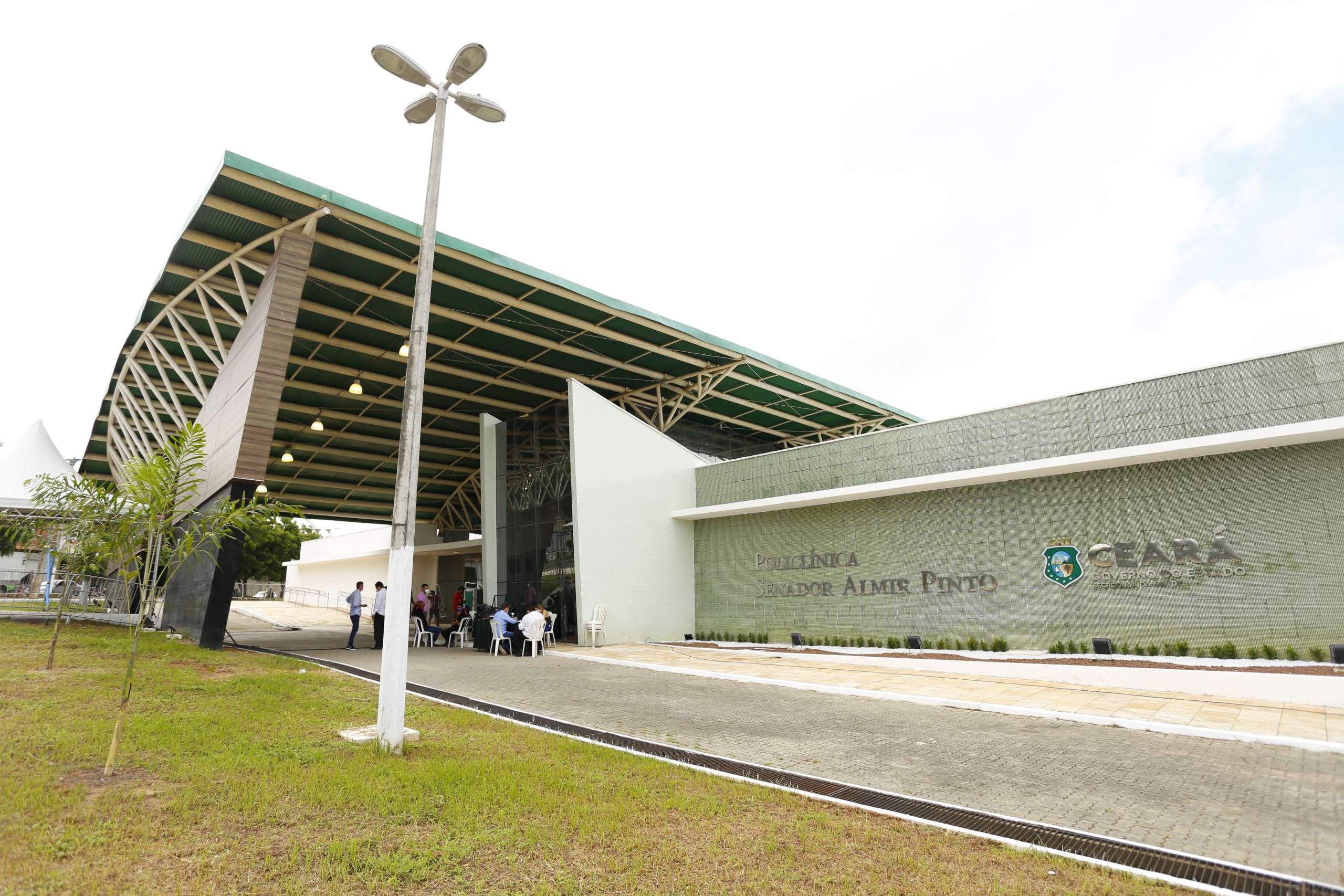 Com mais de 15 milhões em investimento, Governo do Ceará entrega Policlínica Regional em Maracanaú