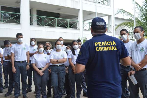 Alunos do curso de formação da Pefoce recebem aulas de fotografia forense na Aesp