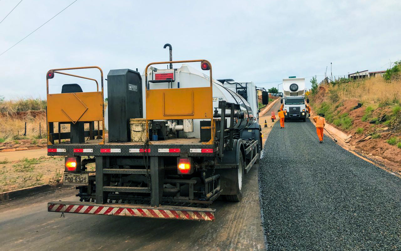 Ceará começa 2022 com 464 km de obras rodoviárias em andamento