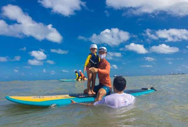 Sejuv divulga 2ª edição do Projeto TEA(MAR) com aulas de stand-up paddle para autistas