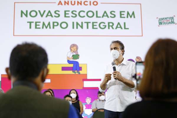 Ampliação histórica efetiva 60% da rede pública de Ensino Médio cearense em tempo integral