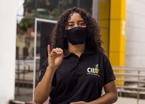 Atendimentos da Central de Intérpretes de Libras crescem 300% e chegam ao interior do Ceará