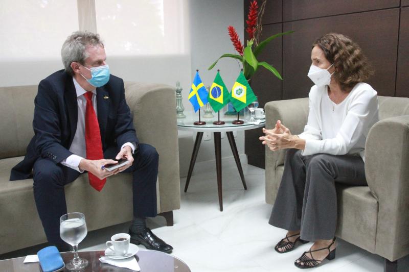 Izolda Cela recebe ministro conselheiro da Suécia para tratar de futuras parcerias
