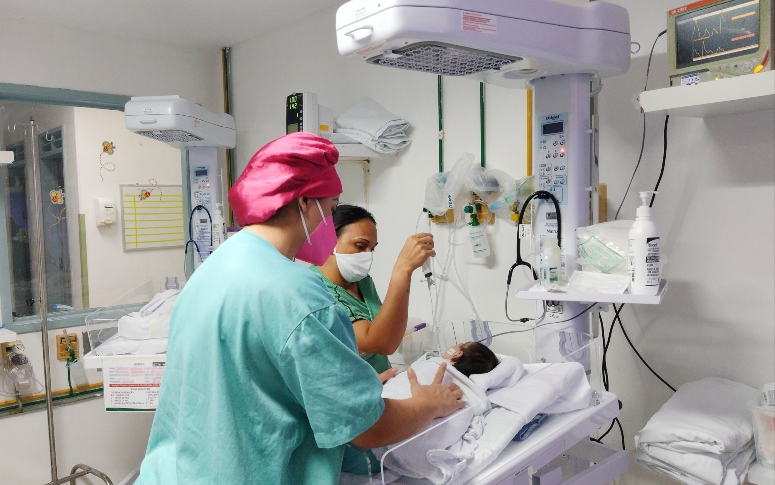 Hias recebe novas incubadoras e berços aquecidos para pacientes neonatais