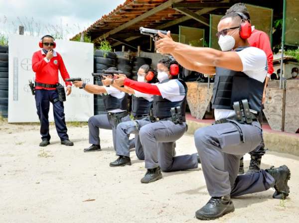 Aprovados no concurso da Pefoce passam por treinamento prático de tiro