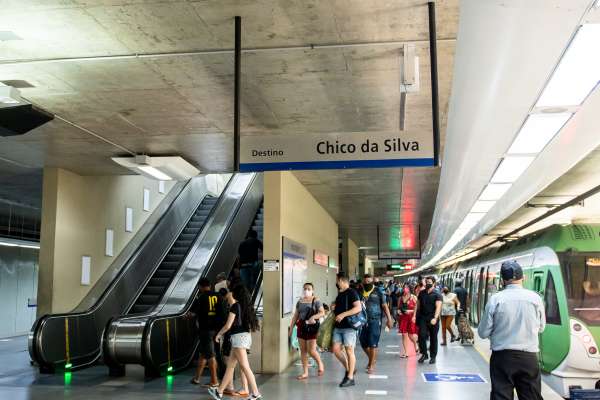 Metrô e VLTs operam em horários especiais no feriado de Data Magna