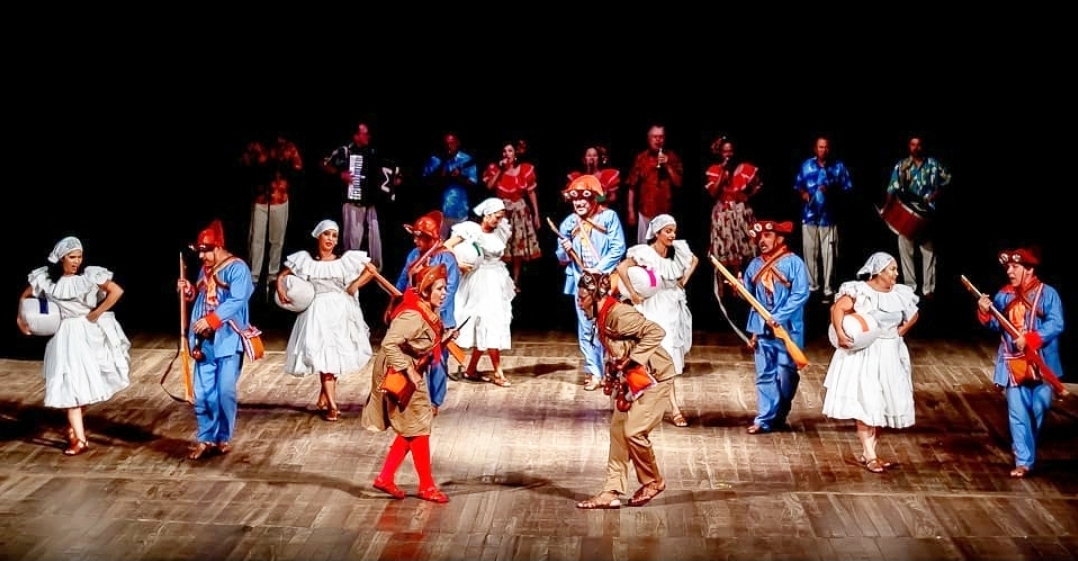 “Theatro de Portas Abertas”: Segunda edição de 2022 presta homenagem à maestrina Izaíra Silvino e ao ator Carri Costa