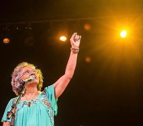 “Sala Izaíra Silvino” é batizada dentro da programação de março do “Theatro de Portas Abertas”