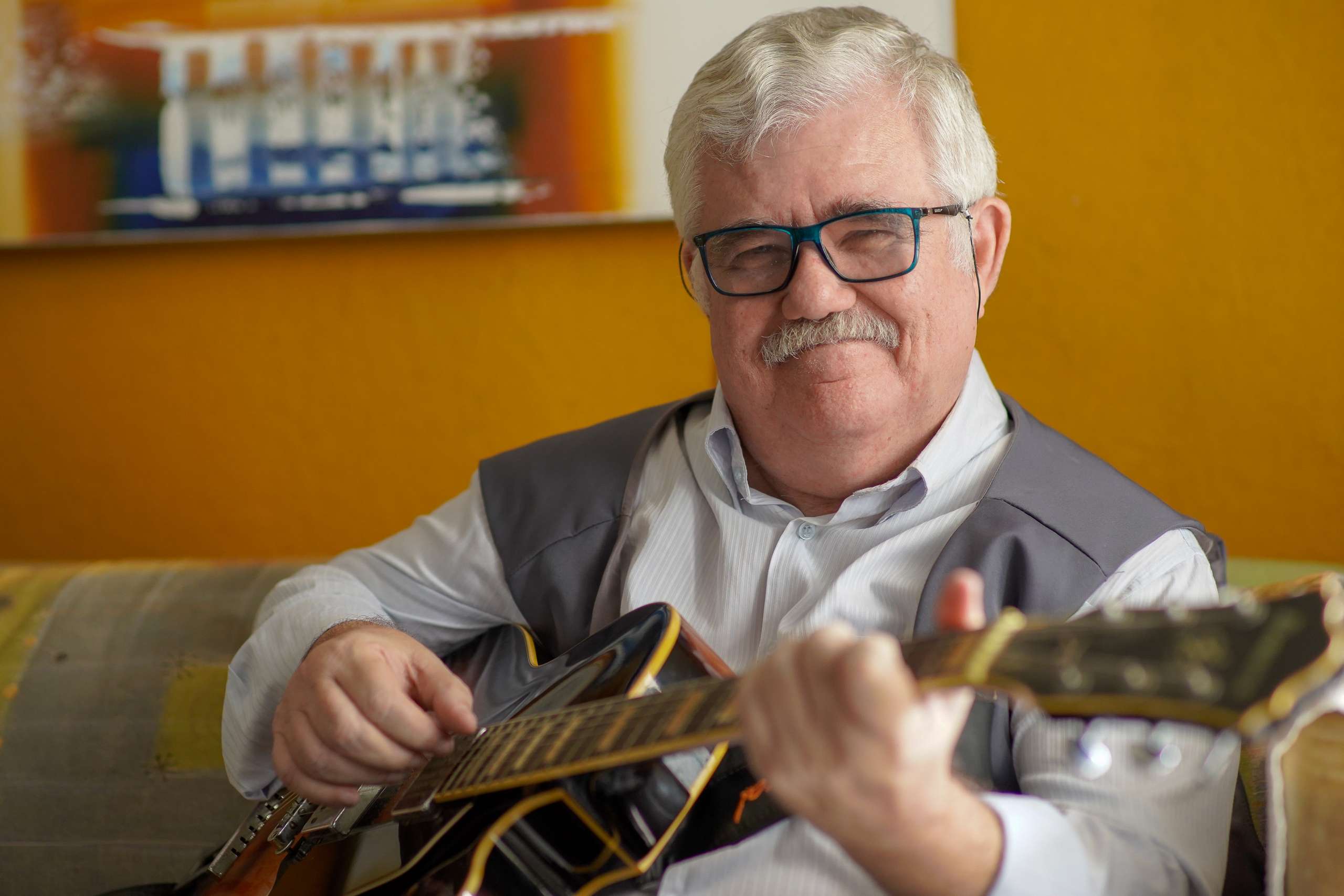 Maestro Luciano Franco e sexteto instrumental fazem show especial no Cineteatro São Luiz