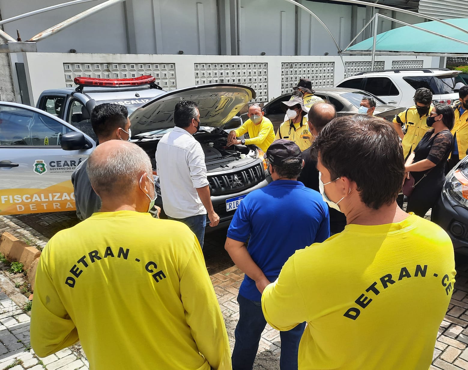 Agentes de trânsito e motoristas do Detran-CE recebem capacitação para conduzir veículos com tração 4×4