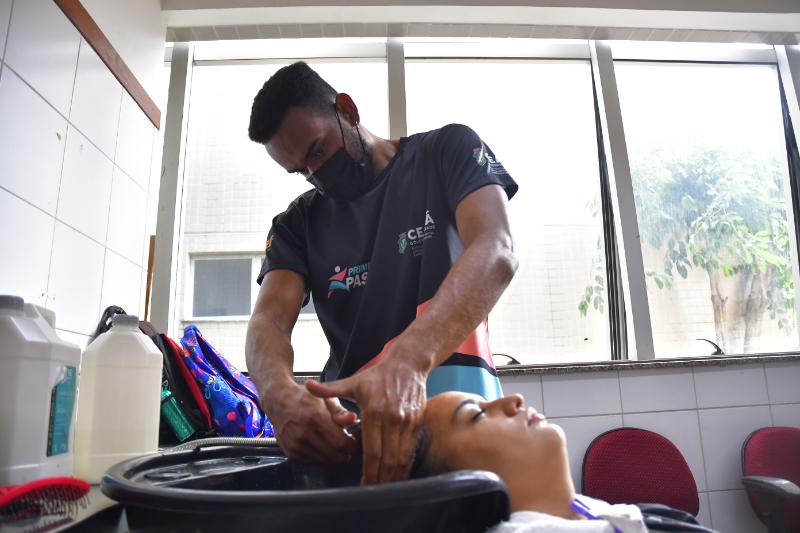 Jovens se capacitam nos cursos do Primeiro Passo para empreender e adentrar o mercado de trabalho