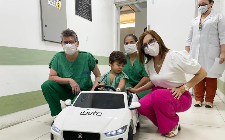 Hias ganha carrinho elétrico para transportar pacientes para o Centro Cirúrgico
