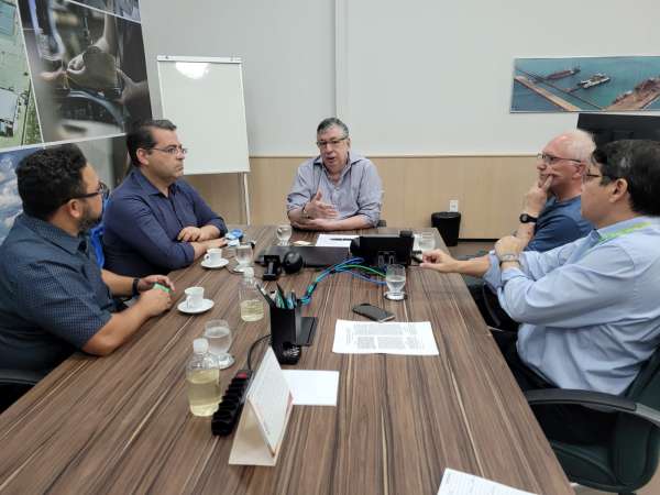 Pesquisadores da Universidade da Califórnia trocam experiências com Ceará sobre eficiência do uso da água na Agricultura