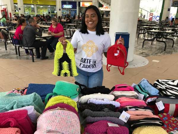 Artesanato produzido por internos do sistema prisional cearense é apresentado para comunidade universitária