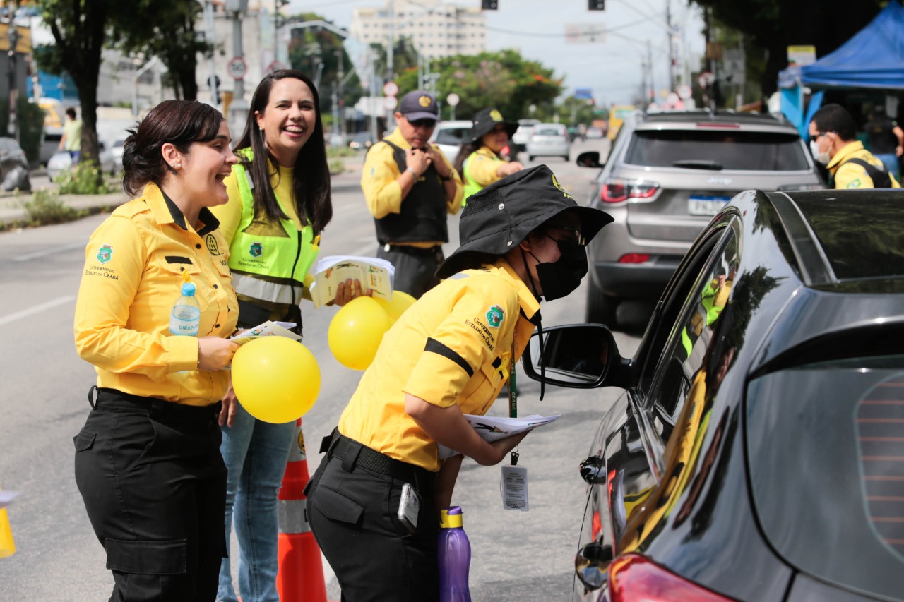 Detran-CE realiza blitz educativa na abertura do Maio Amarelo