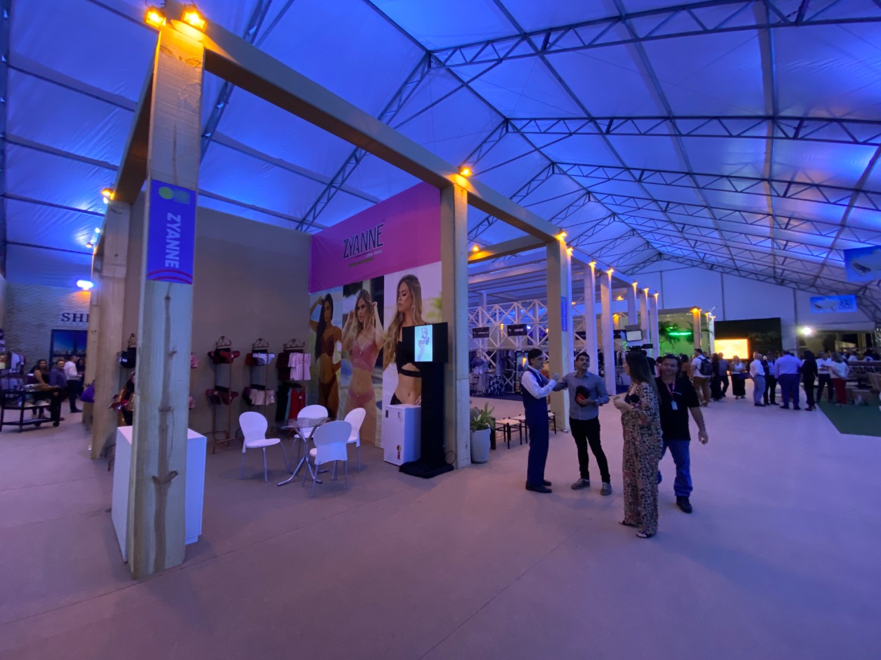 Com apoio da Adece, empresas de pequeno porte expõem no maior evento de moda autoral da América Latina