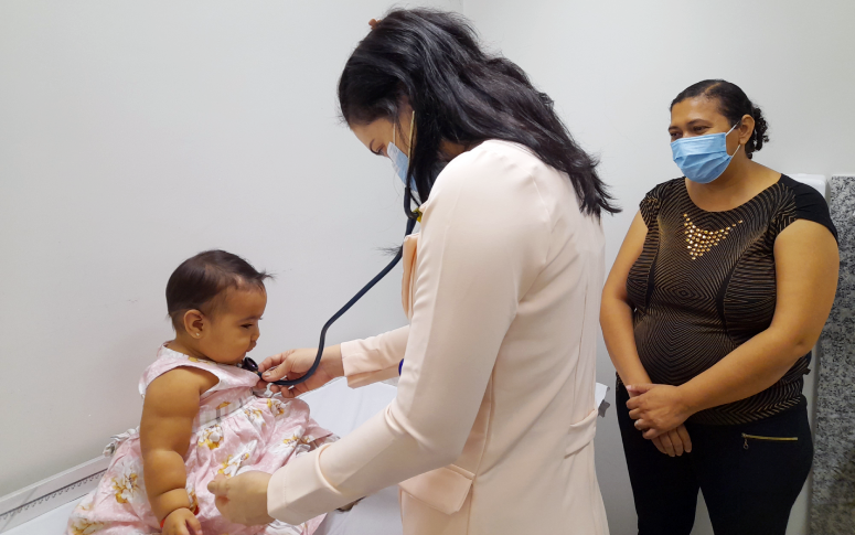 Ambulatório no HRN orienta mães com dificuldade de amamentar