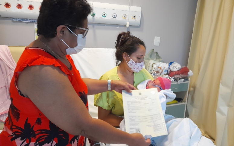 Sobral e Sertão Central: hospitais regionais ofertam serviço de registro civil para recém-nascidos