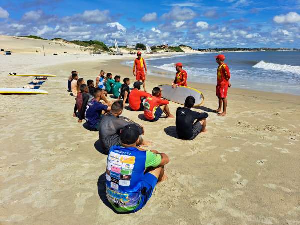 Surf Salva: SSPDS destaca a importância do projeto do CBMCE no Dia Internacional do Surf
