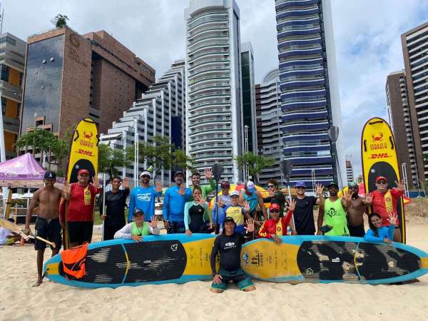 Concluída mais uma turma do Projeto Surf Salva na Beira Mar, em Fortaleza