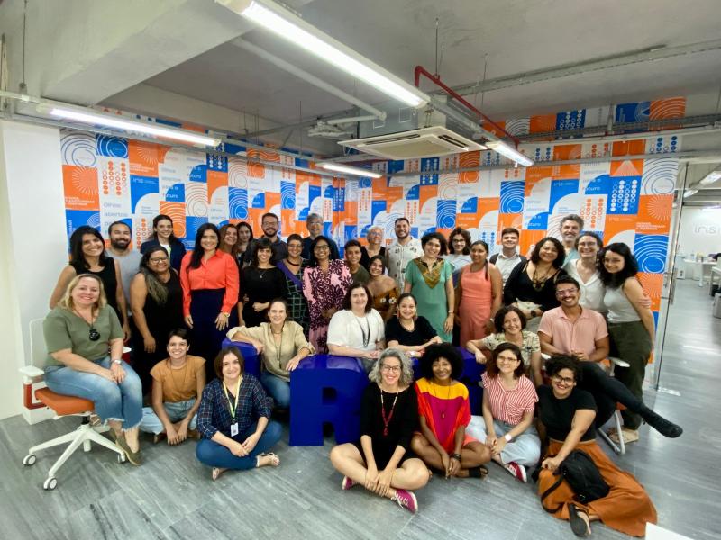 ÍRIS capacita profissionais do Instituto Mirante em Linguagem Simples