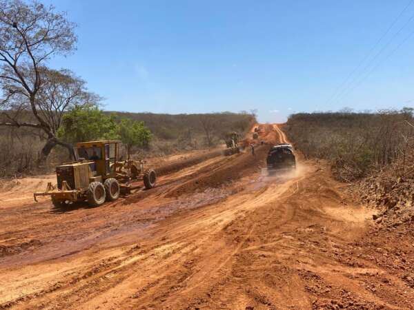 Pavimentação da CE-267 vai ligar Novo Oriente à Divisa com o Piauí
