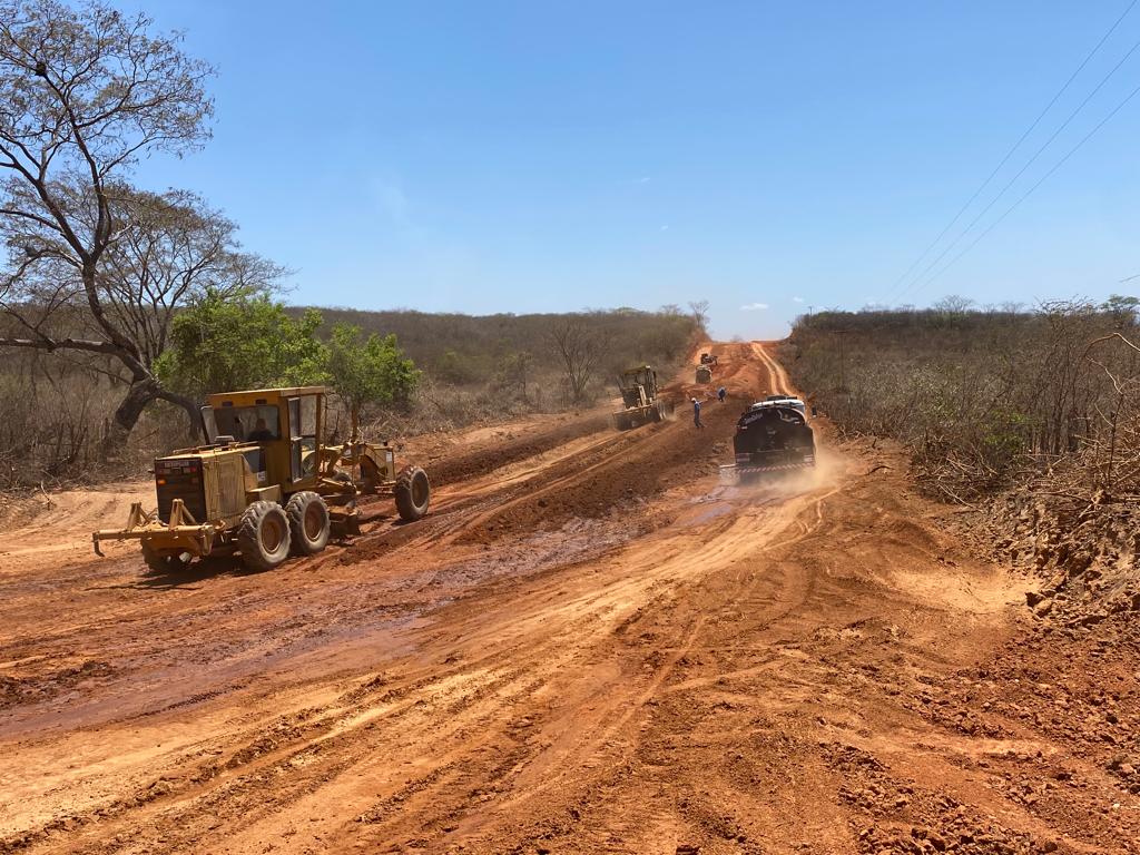 Pavimentação da CE-267 vai ligar Novo Oriente à Divisa com o Piauí
