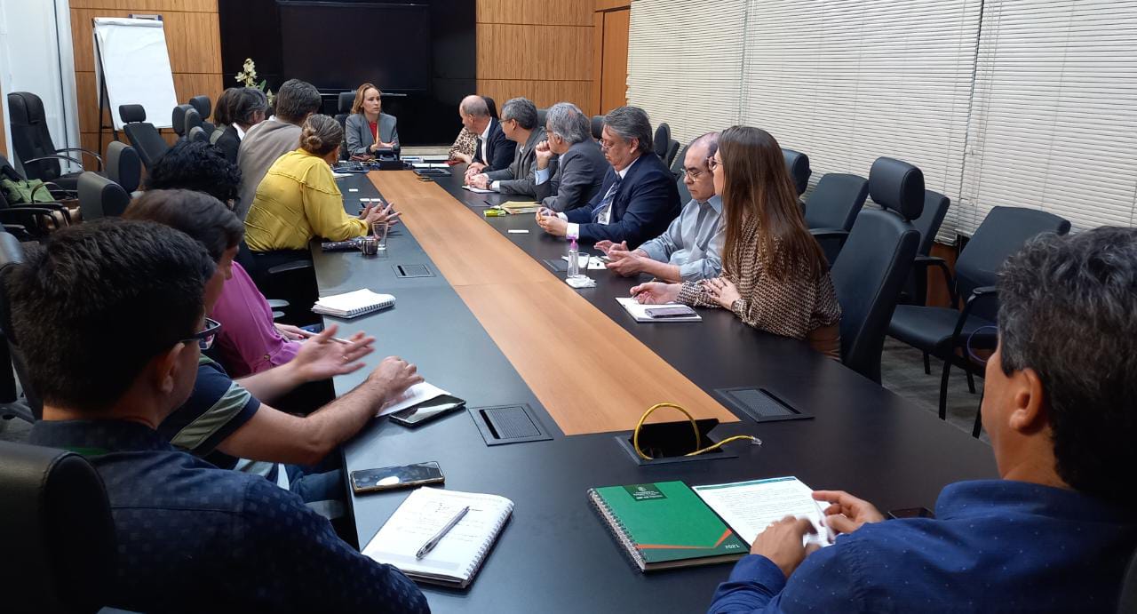 Comitiva do Banco Mundial visita a Sefaz e analisa projeto de desenvolvimento do mercado do Hidrogênio Verde no Ceará