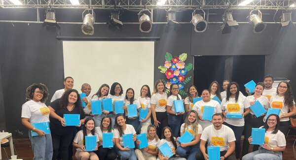 Agentes sociais Mais Infância recebem novos tablets