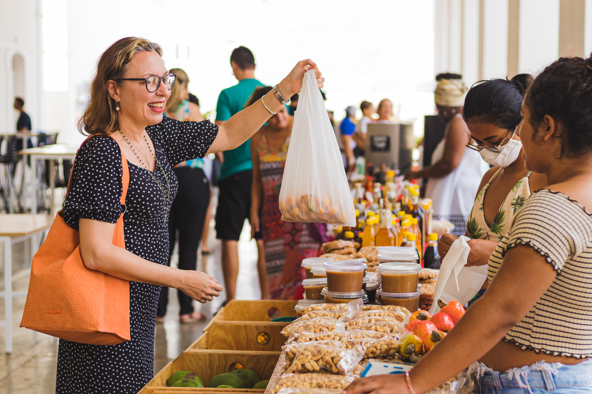 Programação gastronômica do Mercado AlimentaCE tem happy hour e feiras no final de semana