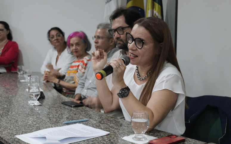 Tânia Mara Coelho se apresenta como titular da Saúde do Ceará a colaboradores e autoridades