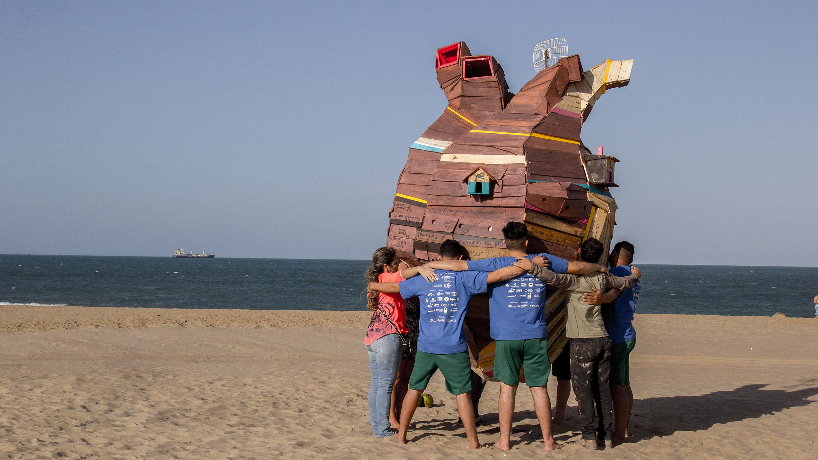 Um coração para amar a cidade e a liberdade: projeto faz releitura da escultura de Gutiérrez